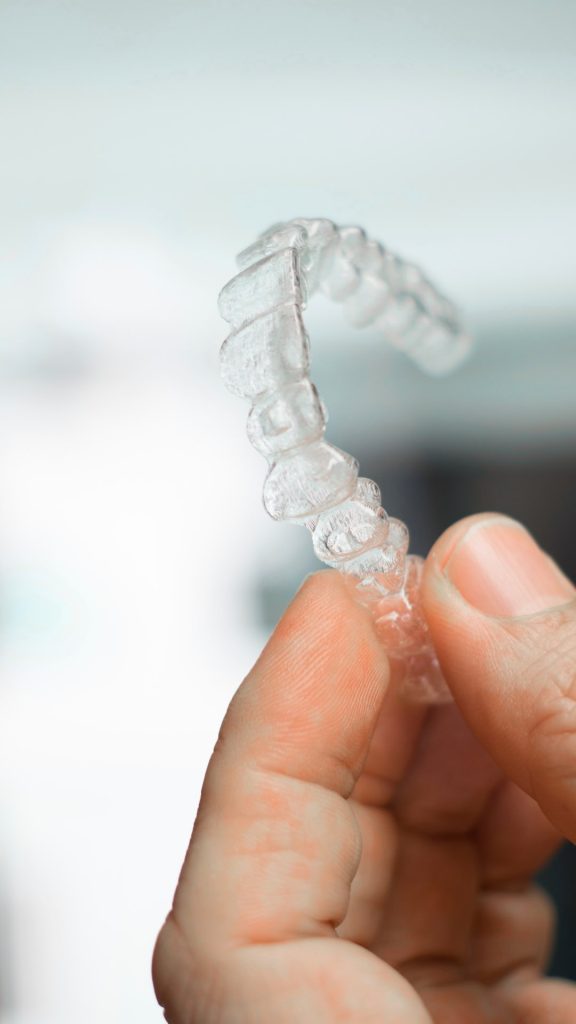 Orthodontic braces - 5 things you need to know before treatment 17/02/2025 Transparent braces