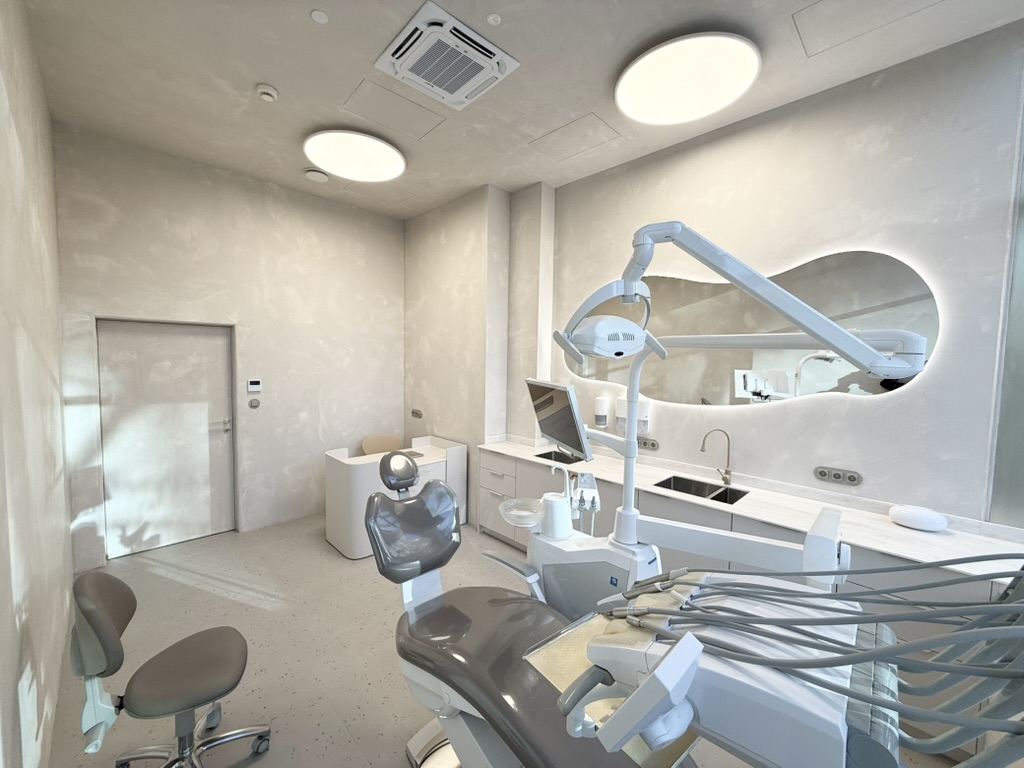 Leczenie stomatologiczne 12/11/2020 Stomo Clinic Wrocław Dentysta Ortodonta Implanty Leczenie zębów 1